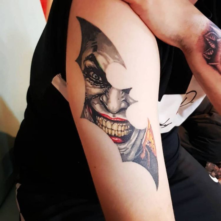 Hình xăm Joker logo Batman