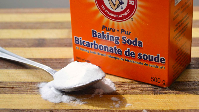 trị hôi chân bằng baking soda