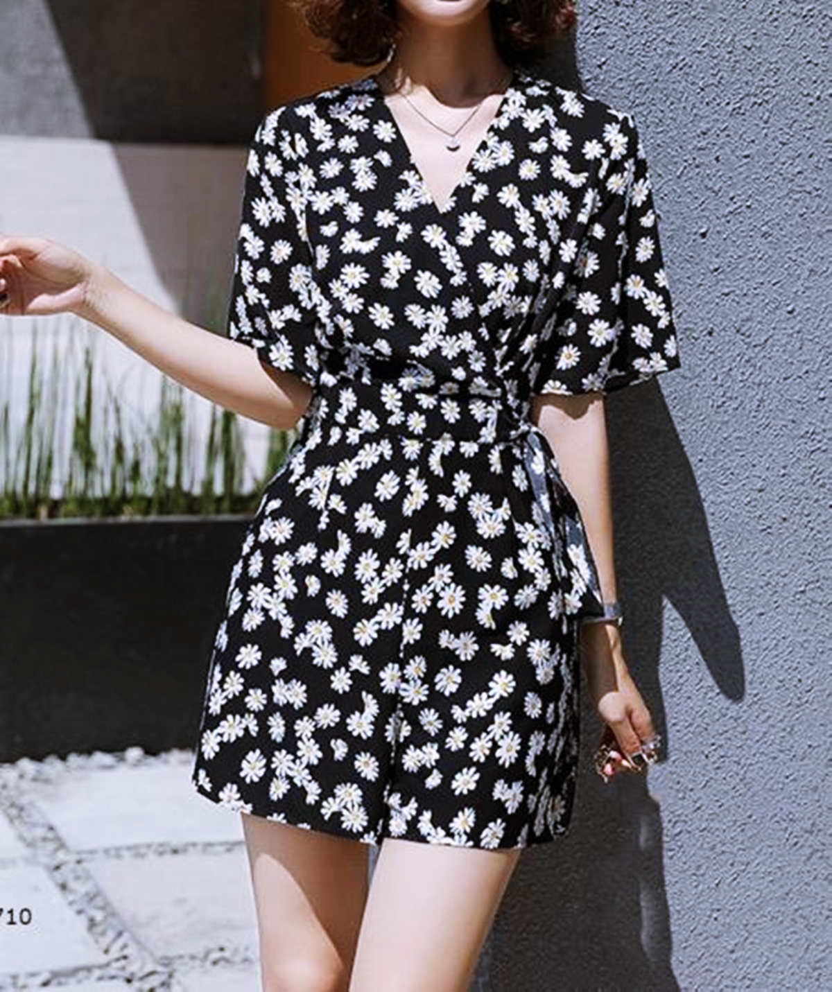 Bộ jumpsuit dành cho người vai rộng bắp tay to