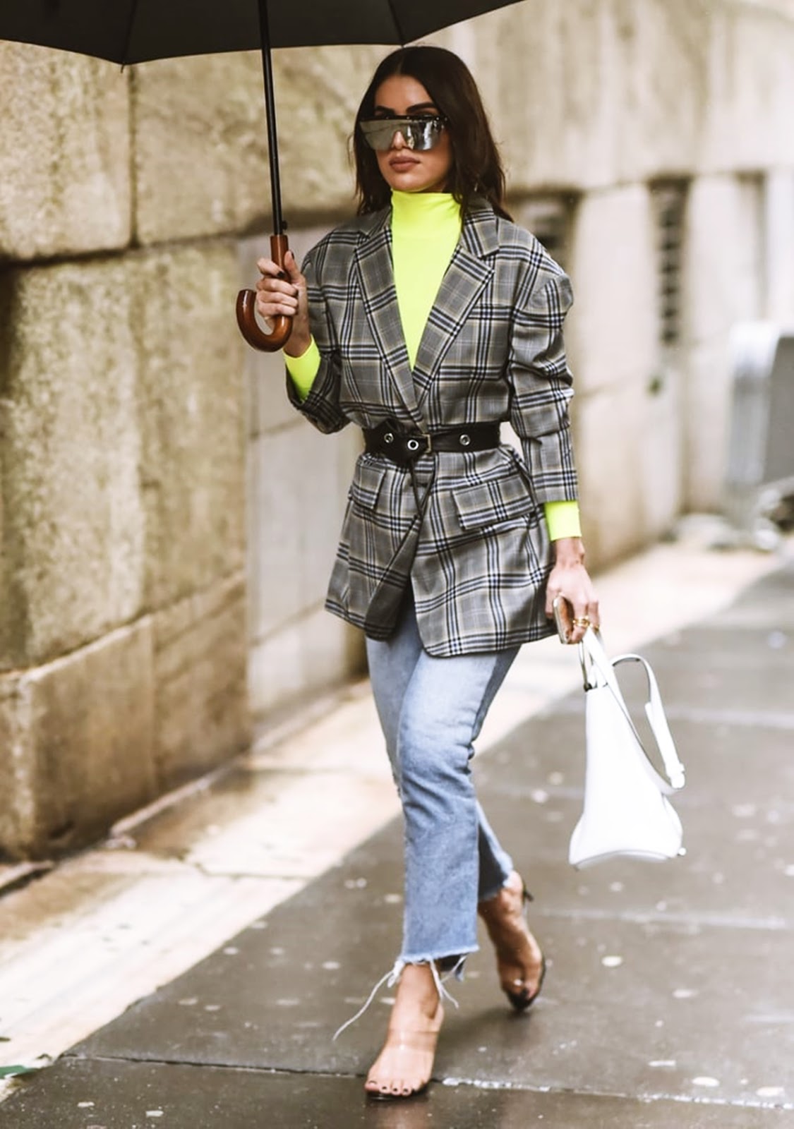 Áo sweater phối cùng blazer