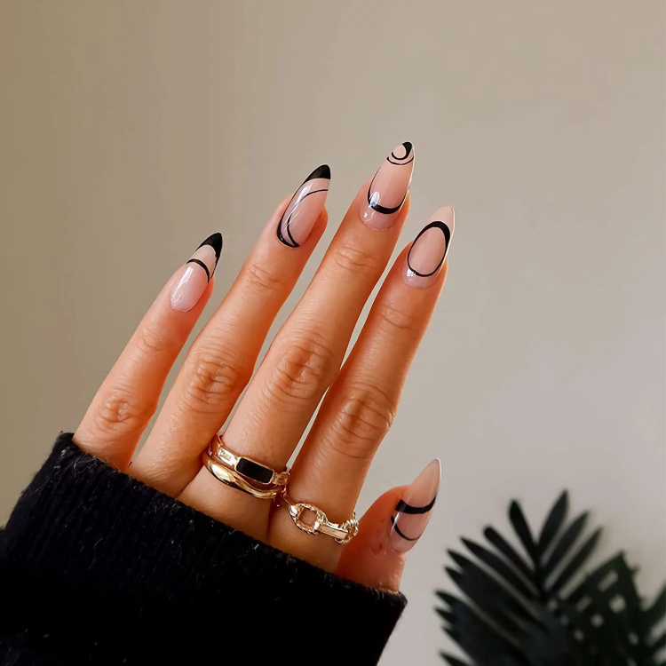 Làm nail giả hoạ tiết đen đẹp