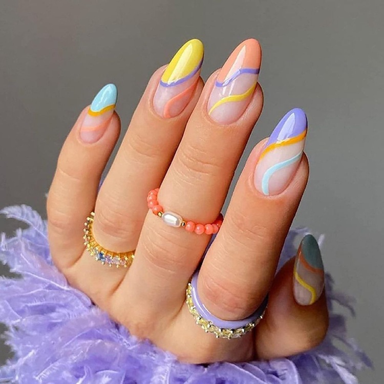 Mẫu nail giả phong cách cầu vồng