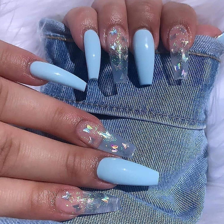 Mẫu nail giả màu xanh mint cá tính