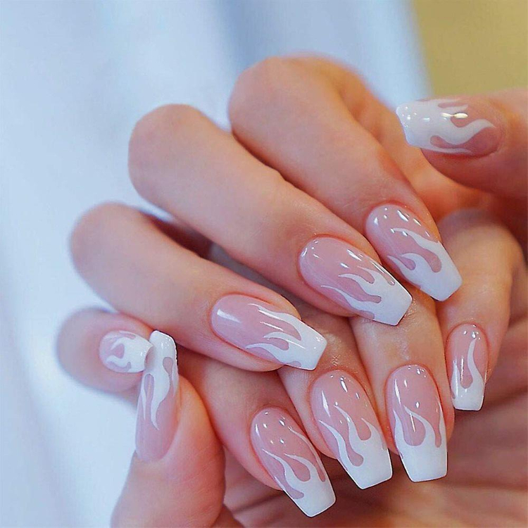 Mẫu nail giả hoạ tiết lửa cực chất