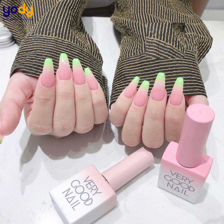 Mẫu nail tone neon đi biển