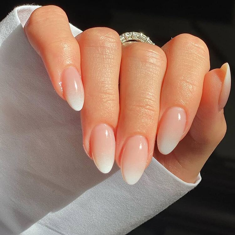 nail ombre hồng