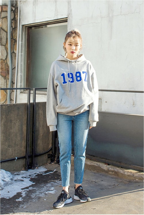 Phối đồ với áo hoodie nữ