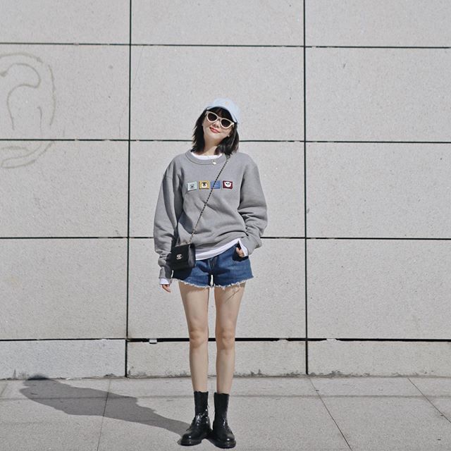 Phối đồ với áo hoodie nữ