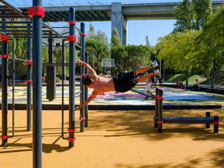 so sánh street workout và gym