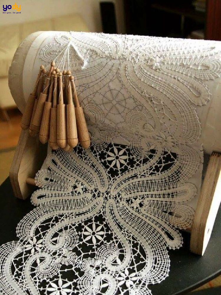 Vải ren cuộn (Bobbin Lace)