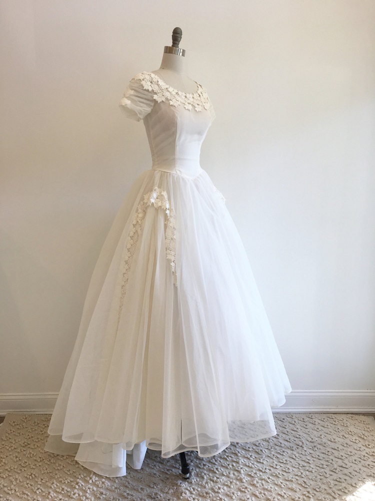 váy cưới organza