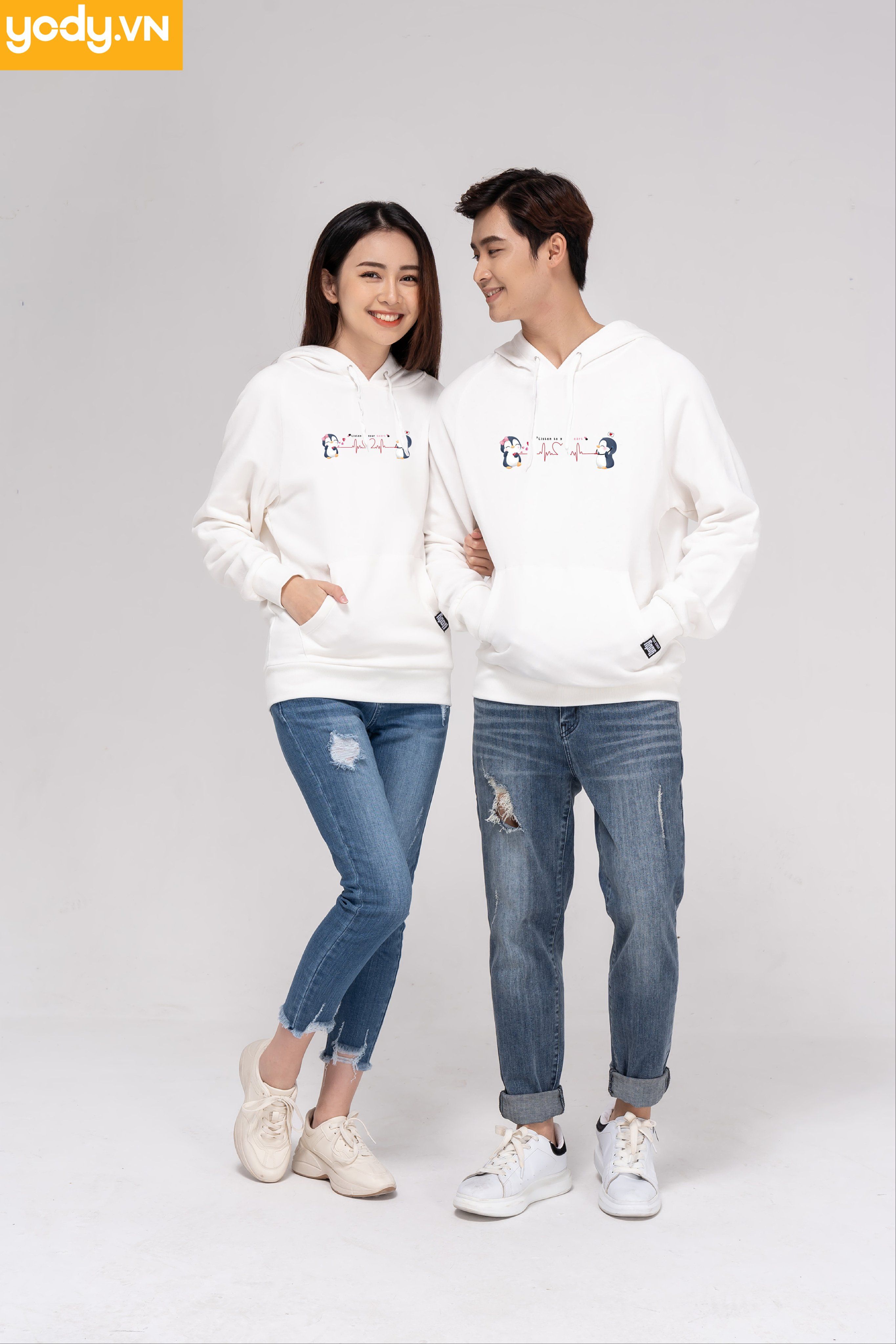 áo hoodie mặc với quần gì