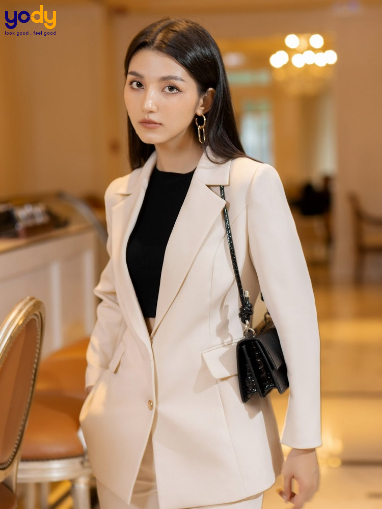 Áo vest nữ tay dài phong cách Hàn Quốc màu sữa