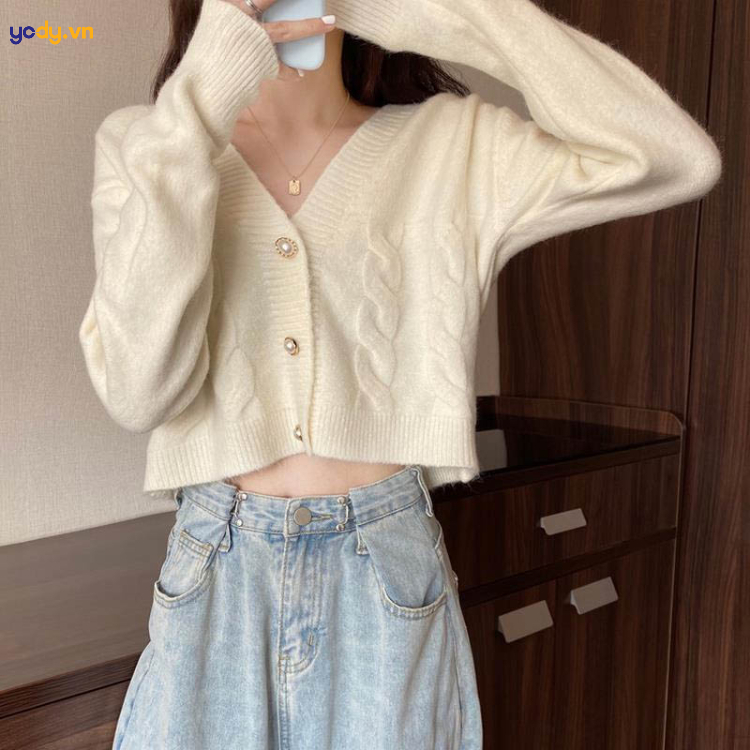 Diện áo cardigan ngắn không