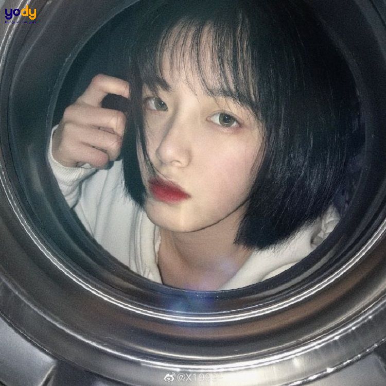 Cách tạo dáng chụp ảnh tại nhà cùng máy giặt cho nữ