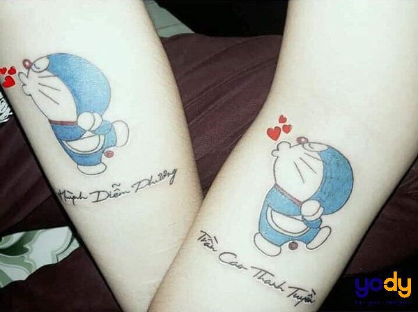 Hình xăm Doraemon đôi