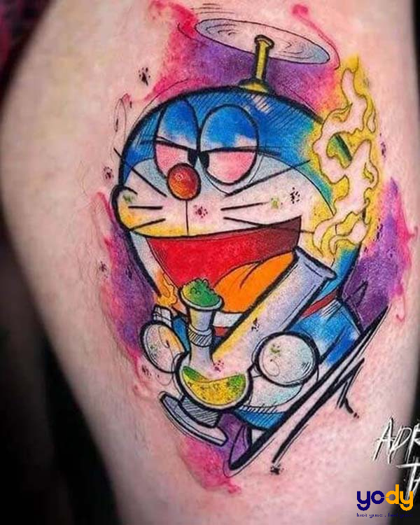 Hình xăm Doraemon hút thuốc