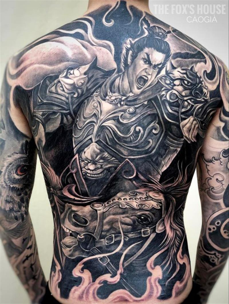 Tattoo Lữ Bố chiến đấu cùng Quan Công