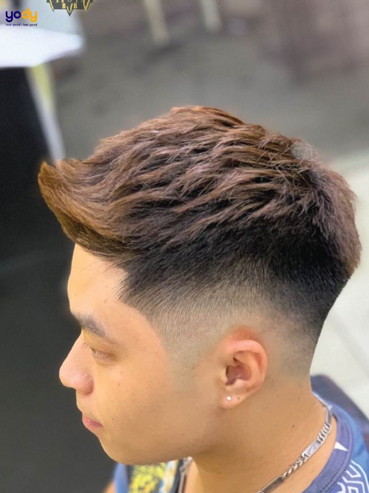 Short quiff nhuộm 