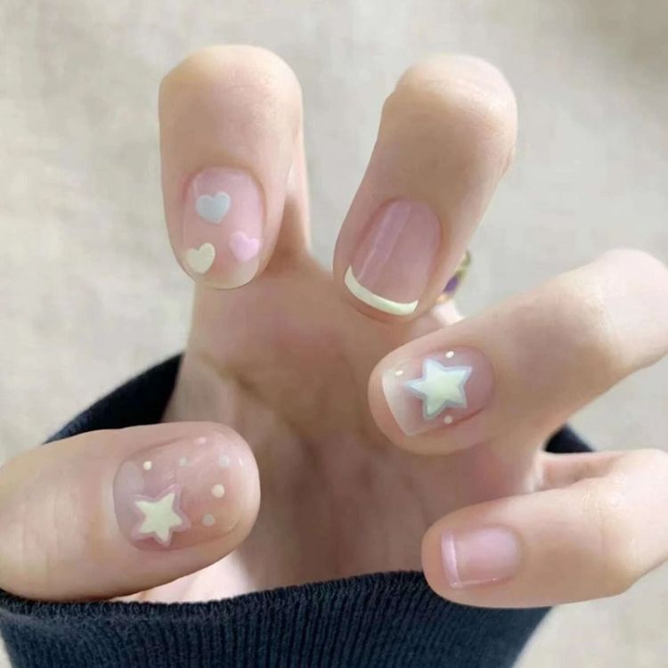 Mẫu nail hoạ tiết đơn giản