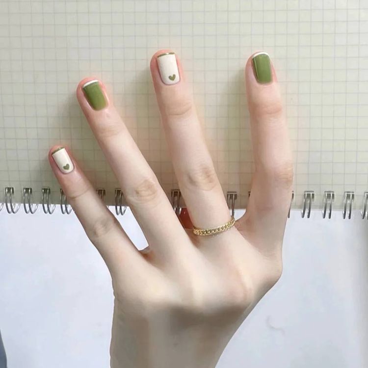 Mẫu nail hoạ tiết đơn giản