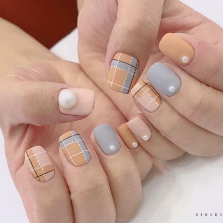 Mẫu nail hoạ tiết đơn giản