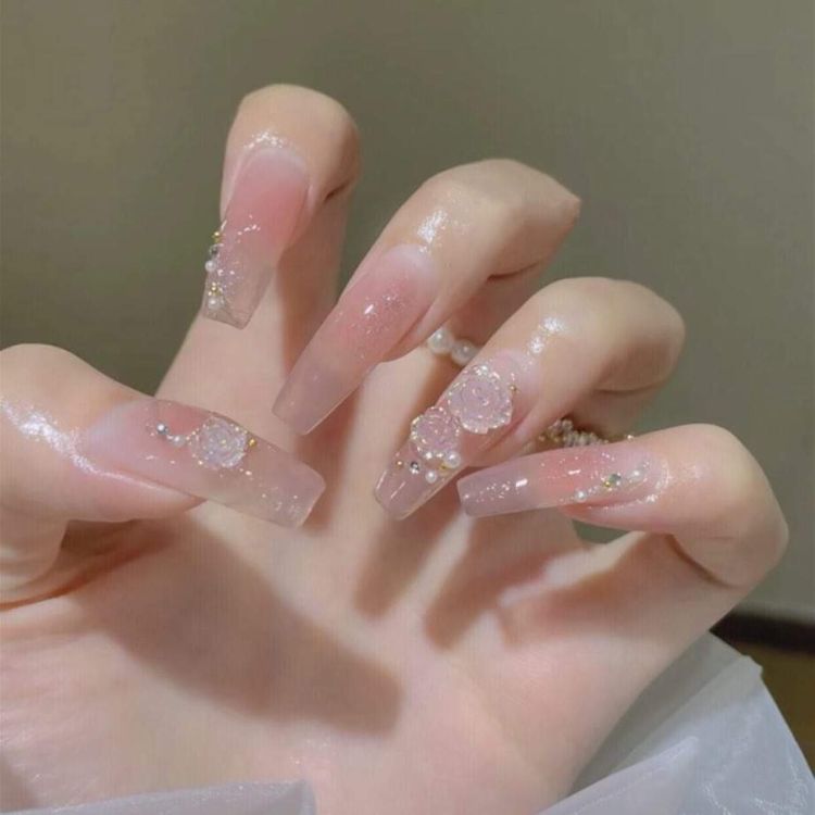 Mẫu nail dài dành cho học sinh, sinh viên