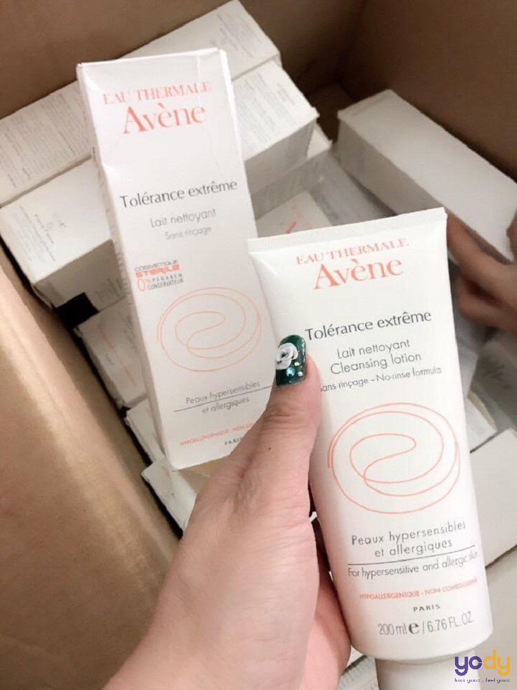 review sữa rửa mặt avene