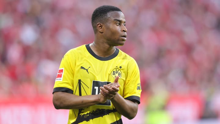 Điều gì đã xảy ra với Youssoufa Moukoko ở Borussia Dortmund?