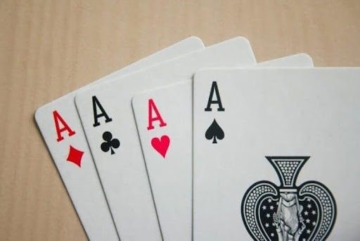 Tứ quý trong poker là gì? Trải nghiệm chơi tứ quý hiệu quả nhất