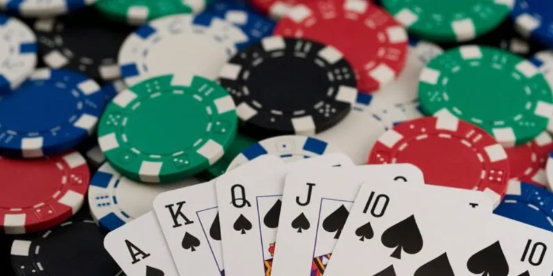 Học cách chơi bài poker 7 lá