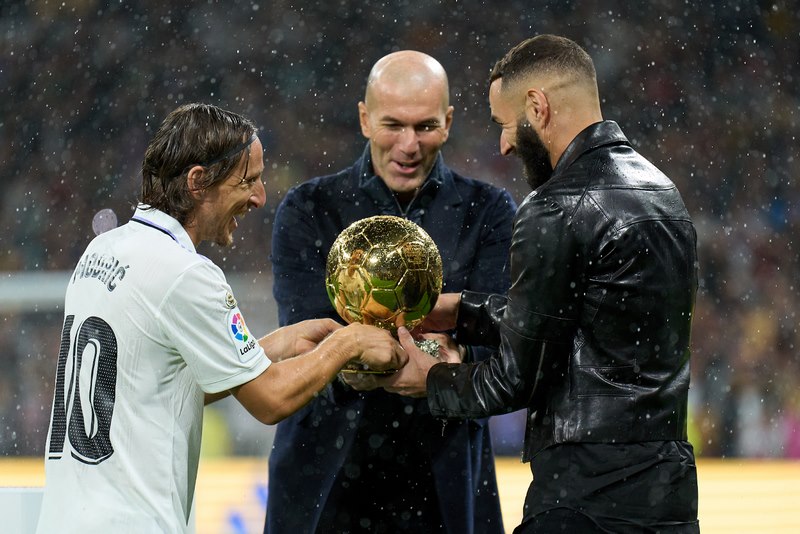 Zinedine Zidane xuất sắc nhận giải Quả bóng vàng