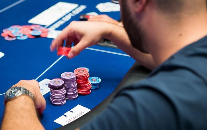 Donk-Bet Là Gì? - Lý Do Vì Sao Không Nên Donk-Bet Ở Flop